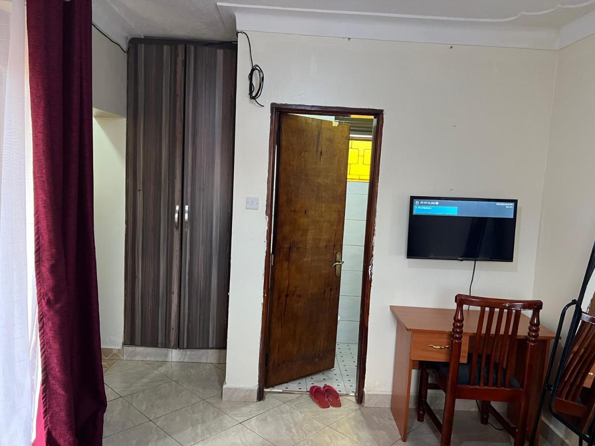 Lark Suites -Bukoto Кампала Экстерьер фото