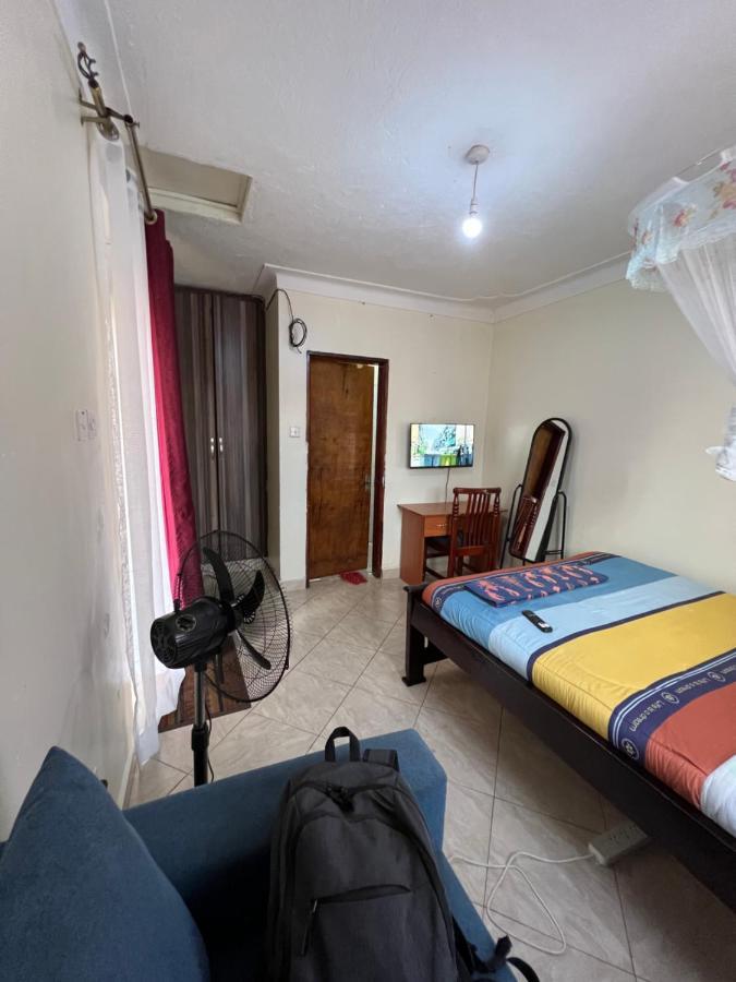 Lark Suites -Bukoto Кампала Экстерьер фото